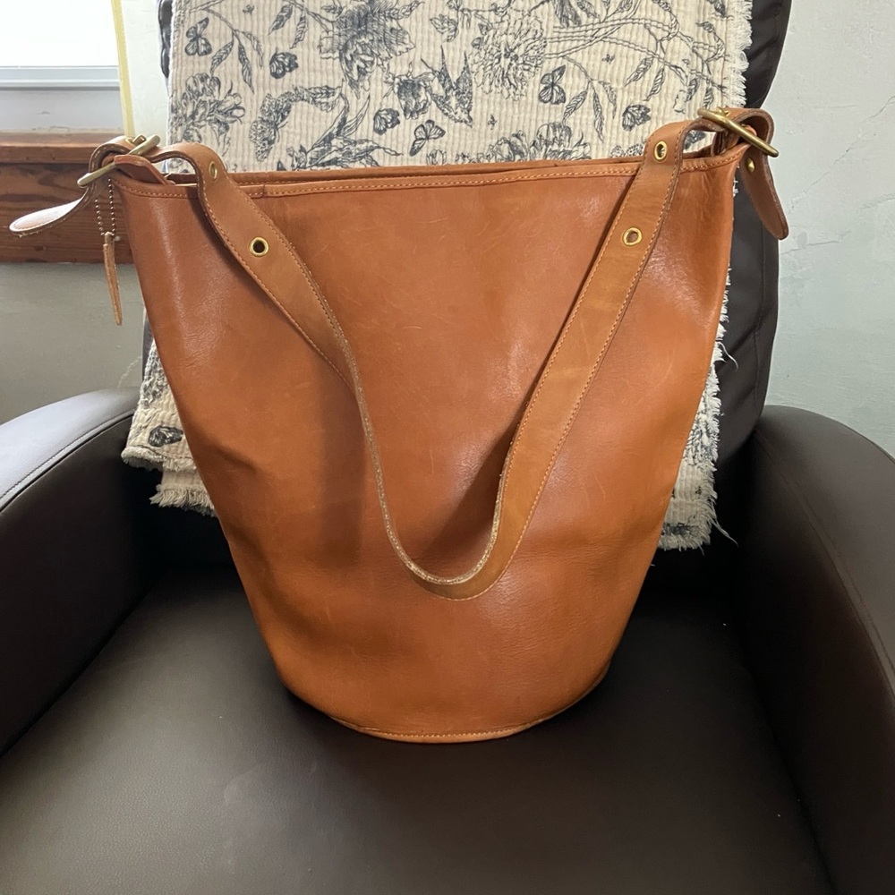 Vintage Coach NYC British Tan Duffle Feed Sac Style 9085